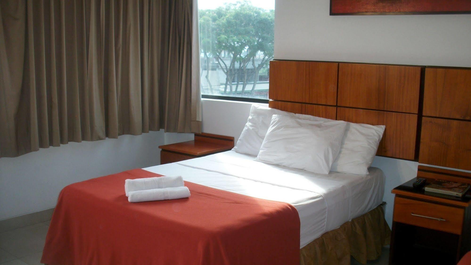 Hoteles En Guayaquil - Suites Guayaquil Cerca Del Aeropuerto Exteriér fotografie